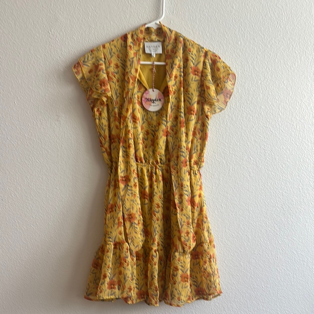 💜NWT💜 Hayden Los Angeles Floral Ruffled Summer Dress
